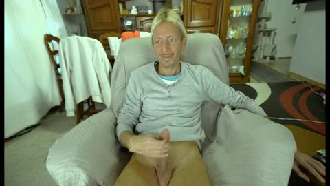 Snapshot of 00jeff31 chatting on January 4, 2025, 4:00 pm jeff online show from January 4, 2025, 4:00 pm