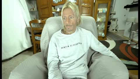 Snapshot of 00jeff31 chatting on January 8, 2025, 9:01 pm jeff online show from January 8, 2025, 9:01 pm