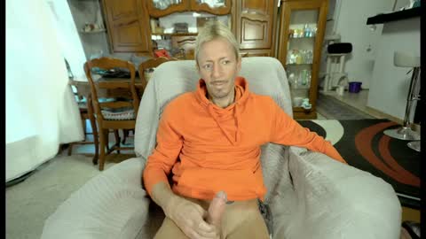 Snapshot of 00jeff31 chatting on January 14, 2025, 10:27 am jeff online show from January 14, 2025, 10:27 am