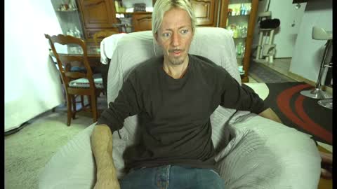 Snapshot of 00jeff31 chatting on January 19, 2025, 3:10 pm jeff online show from January 19, 2025, 3:10 pm