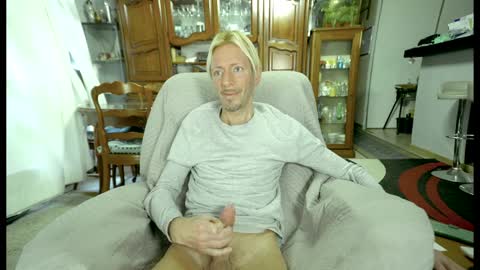 Snapshot of 00jeff31 chatting on February 7, 2025, 8:33 am jeff online show from February 7, 2025, 8:33 am