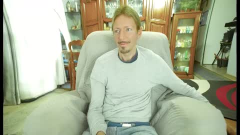 Snapshot of 00jeff31 chatting on February 11, 2025, 7:12 am jeff online show from February 11, 2025, 7:12 am