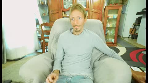 Snapshot of 00jeff31 chatting on February 15, 2025, 2:44 pm jeff online show from February 15, 2025, 2:44 pm