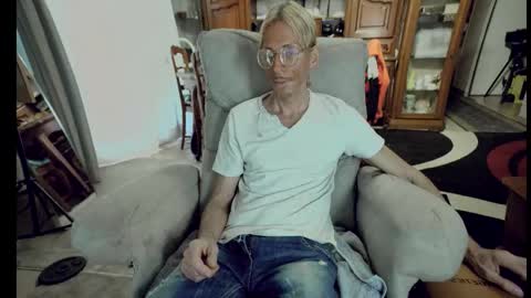 Snapshot of 00jeff31 chatting on September 15, 2025, 2:39 pm jeff online show from September 15, 2025, 2:39 pm