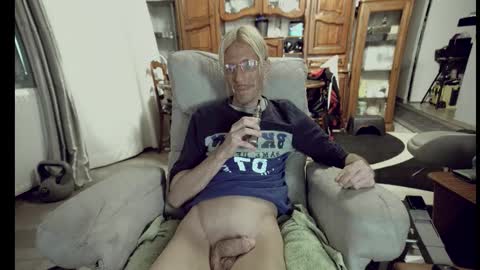 Snapshot of 00jeff31 chatting on October 7, 2025, 7:33 pm jeff online show from October 7, 2025, 7:33 pm