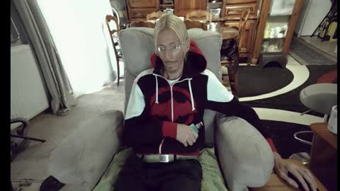 Snapshot of 00jeff31 chatting on October 24, 2025, 8:22 am jeff online show from October 24, 2025, 8:22 am