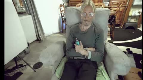 Snapshot of 00jeff31 chatting on October 27, 2025, 6:50 am jeff online show from October 27, 2025, 6:50 am