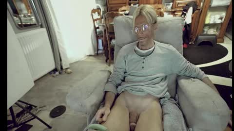 Snapshot of 00jeff31 chatting on November 8, 2025, 7:52 am jeff online show from November 8, 2025, 7:52 am