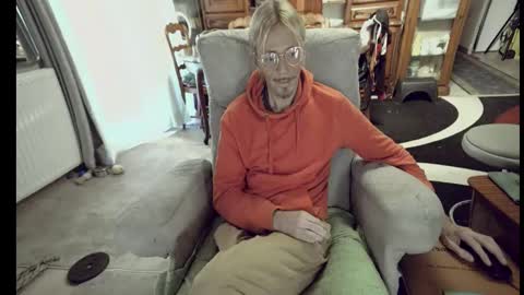 Snapshot of 00jeff31 chatting on November 11, 2025, 9:31 am jeff online show from November 11, 2025, 9:31 am