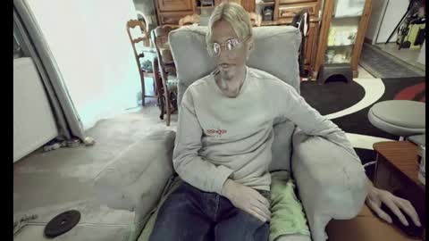 Snapshot of 00jeff31 chatting on November 15, 2025, 9:50 am jeff online show from November 15, 2025, 9:50 am