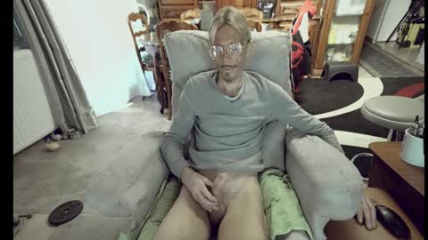 Snapshot of 00jeff31 chatting on November 19, 2025, 7:41 am jeff online show from November 19, 2025, 7:41 am