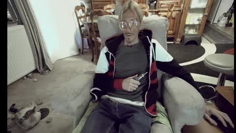 Snapshot of 00jeff31 chatting on November 25, 2025, 7:08 am jeff online show from November 25, 2025, 7:08 am