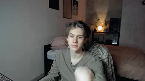 Snapshot of 0verlandd chatting on December 15, 2025, 12:31 pm Adam online show from December 15, 2025, 12:31 pm