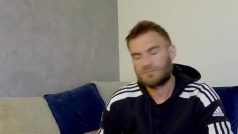 Snapshot of 10in_deluxe chatting on October 2, 2025, 7:37 am 10in_deluxe online show from October 2, 2025, 7:37 am