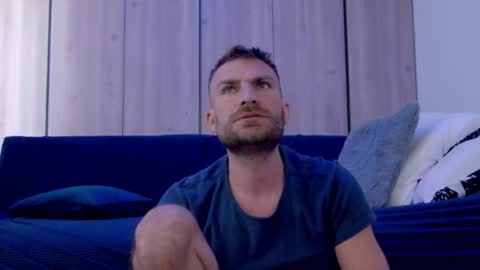 Snapshot of 10in_deluxe chatting on October 19, 2025, 8:37 am 10in_deluxe online show from October 19, 2025, 8:37 am