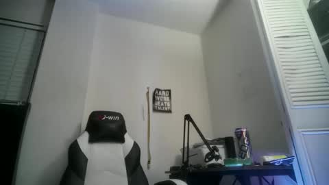 Snapshot of 11inchtattedtrinibad chatting on October 26, 2025, 5:24 am 11inchtattedtrinibad online show from October 26, 2025, 5:24 am