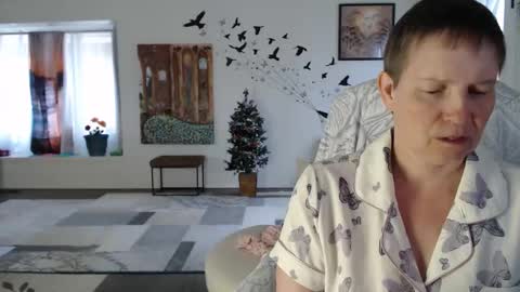 Aurora Willows online show from November 29, 2025, 2:42 pm