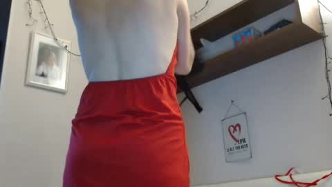 12ennie online show from November 5, 2025, 6:13 am