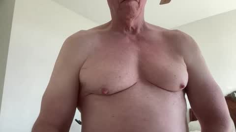 Snapshot of 1800fun2 chatting on December 16, 2025, 6:46 pm 1800fun2 online show from December 16, 2025, 6:46 pm