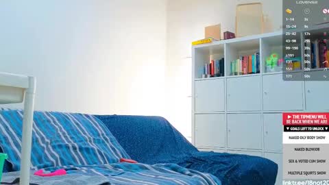 Snapshot of 18not20 chatting on February 22, 2025, 4:07 am Tong Ralph online show from February 22, 2025, 4:07 am