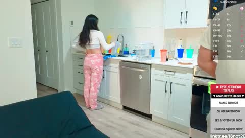 Snapshot of 18not20 chatting on November 17, 2025, 1:00 am Tong Ralph online show from November 17, 2025, 1:00 am