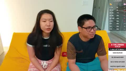 Snapshot of 18not20 chatting on December 1, 2025, 1:21 am Tong Ralph online show from December 1, 2025, 1:21 am