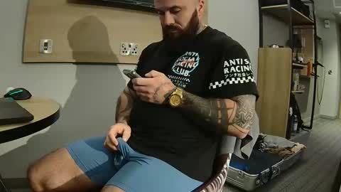 Snapshot of 19andre90 chatting on November 16, 2025, 7:41 pm 19andre90 online show from November 16, 2025, 7:41 pm