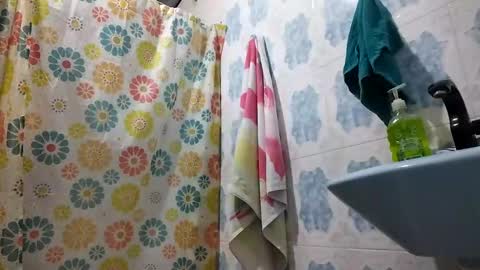 1kandylove online show from November 24, 2025, 12:10 am