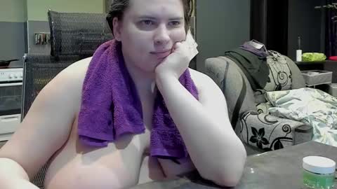 1LINDSEY1 online show from February 27, 2025, 11:52 am