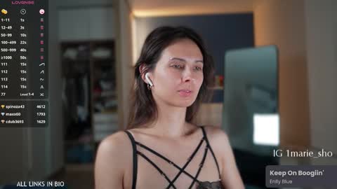 Marie online show from October 9, 2025, 6:06 pm