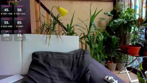 Moona  online show from September 12, 2025, 11:32 am