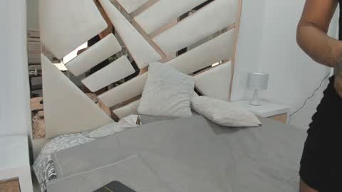 Luisa online show from February 1, 2025, 7:02 pm