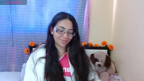 paola online show from November 13, 2025, 7:35 pm