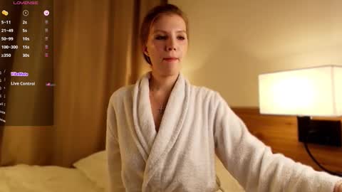 VICTORIA online show from October 31, 2025, 1:28 am