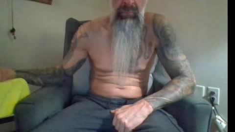 1theone12 online show from December 4, 2025, 2:21 am