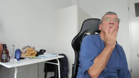 Henk online show from November 25, 2025, 2:06 pm