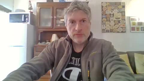 22esserre online show from March 5, 2025, 12:44 pm