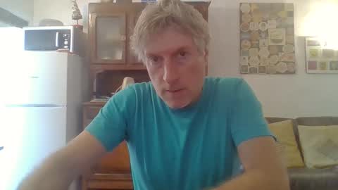 22esserre online show from September 19, 2025, 1:12 pm