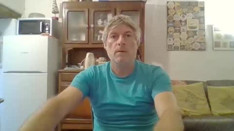 22esserre online show from September 24, 2025, 11:24 am