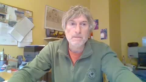 22esserre online show from October 28, 2025, 3:47 pm