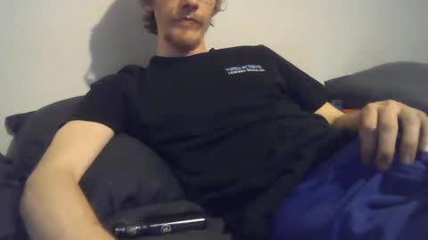 Snapshot of 2big2hype chatting on February 21, 2025, 1:33 am cheif online show from February 21, 2025, 1:33 am