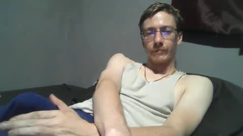 Snapshot of 2big2hype chatting on October 3, 2025, 3:03 am cheif online show from October 3, 2025, 3:03 am