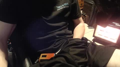 Snapshot of 2big2hype chatting on November 3, 2025, 9:27 pm cheif online show from November 3, 2025, 9:27 pm