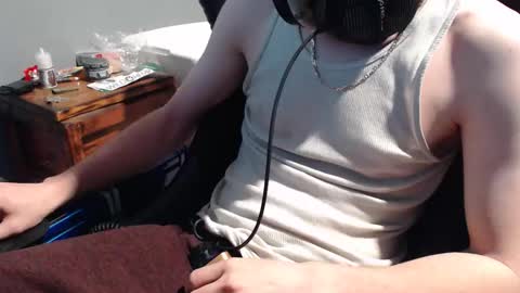 Snapshot of 2big2hype chatting on December 3, 2025, 2:52 am cheif online show from December 3, 2025, 2:52 am