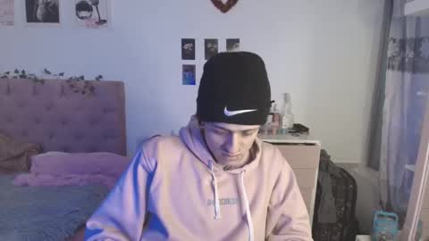 Snapshot of 2cb0y chatting on October 13, 2025, 7:36 pm  BAD  online show from October 13, 2025, 7:36 pm