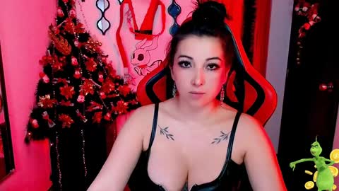 Snapshot of 2diamond_eyes chatting on December 18, 2024, 3:58 am Arianna online show from December 18, 2024, 3:58 am