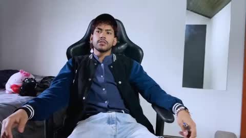 Snapshot of 3v1l_ chatting on November 3, 2025, 10:21 pm E V I L online show from November 3, 2025, 10:21 pm