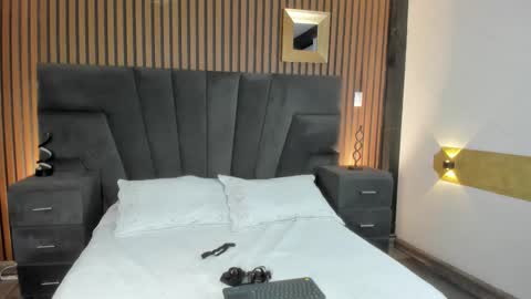 3X NAXAA online show from November 24, 2025, 2:17 pm