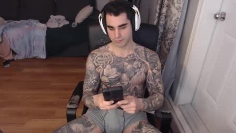 Snapshot of 420randomguy chatting on February 7, 2025, 10:20 pm Anomander Rake online show from February 7, 2025, 10:20 pm