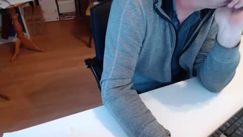 69pifpaf online show from December 4, 2024, 12:36 pm